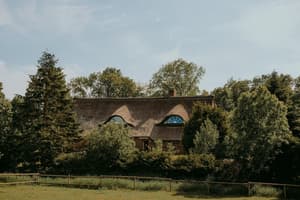 thumbnail: Exterior detail
