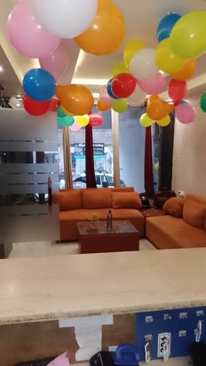 thumbnail: Lobby sitting area