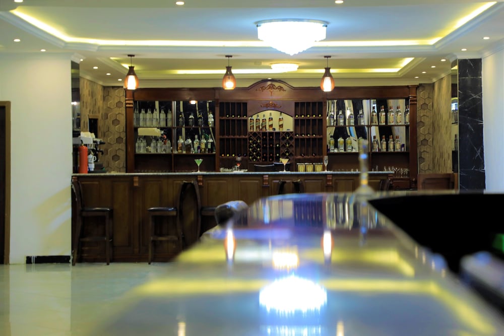 Lobby lounge