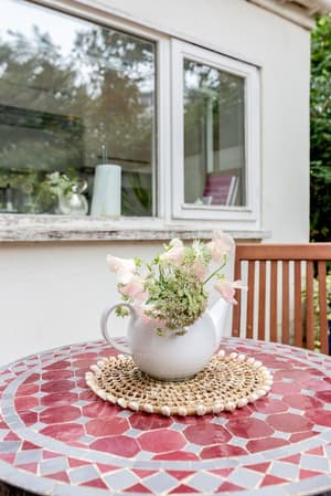 thumbnail: Outdoor dining