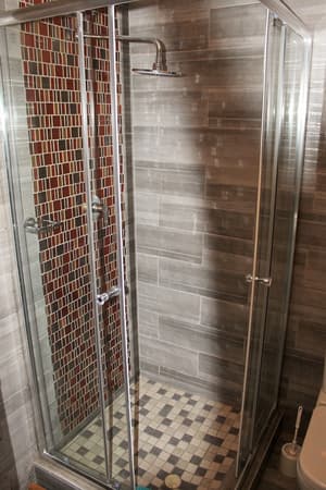 thumbnail: Bathroom shower