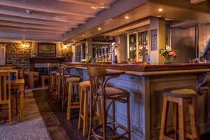 thumbnail: Bar (on property)