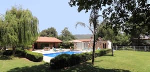 thumbnail: Front of property
