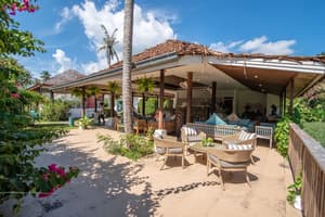 thumbnail: Restaurant