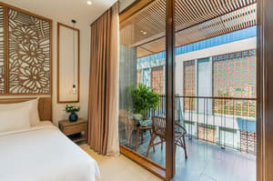 thumbnail: Balcony view