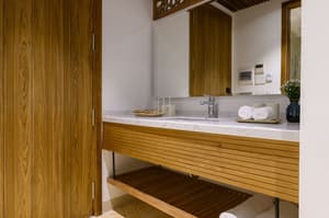 thumbnail: Bathroom sink