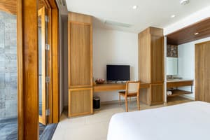 thumbnail: Interior detail
