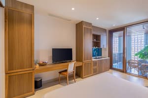 thumbnail: Interior