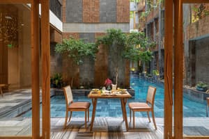thumbnail: Breakfast area