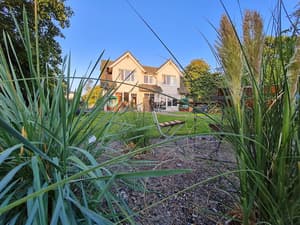 thumbnail: Front of property
