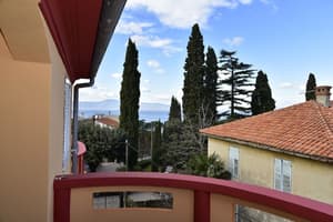 thumbnail: Balcony view