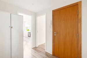 thumbnail: Interior entrance