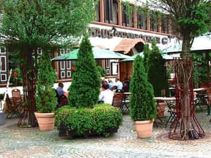 thumbnail: Outdoor dining
