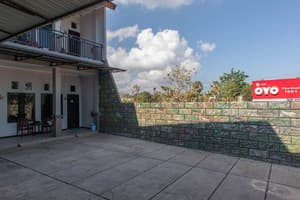 thumbnail: Exterior detail