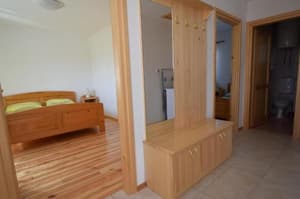 thumbnail: 93905464.jpg