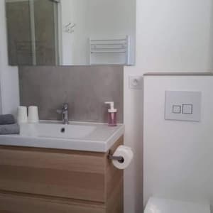 thumbnail: Bathroom