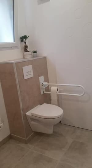 thumbnail: Bathroom amenities