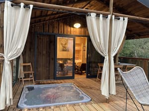 thumbnail: Front of property