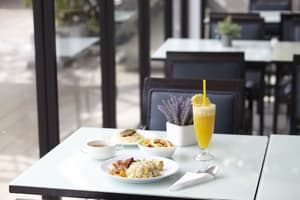 thumbnail: Breakfast area