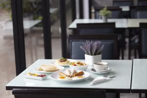 thumbnail: Breakfast area