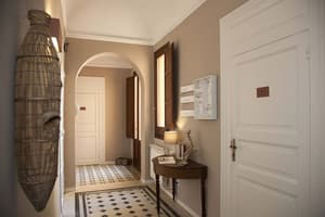 thumbnail: Hallway