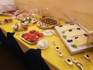 thumbnail: Buffet