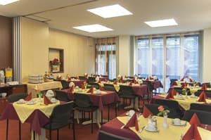 thumbnail: Breakfast area