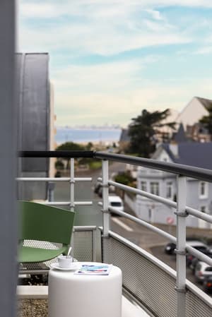 thumbnail: Balcony