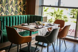 thumbnail: Restaurant