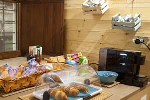 thumbnail: Breakfast area