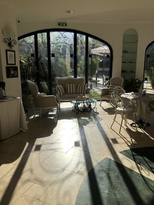 thumbnail: Breakfast area