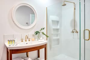 thumbnail: Bathroom sink