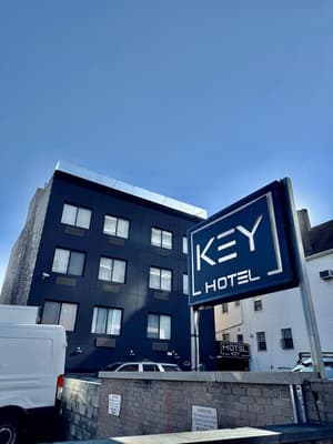 Hotel Key LaGuardia Airport