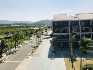 thumbnail: Street view
