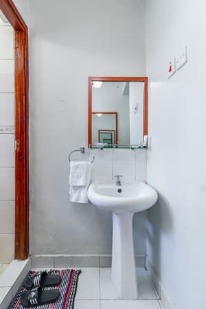 thumbnail: Bathroom sink