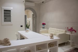 thumbnail: Interior entrance
