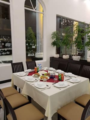 thumbnail: Restaurant