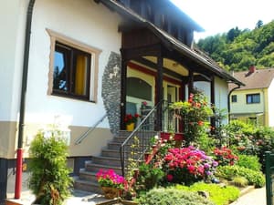 thumbnail: Exterior