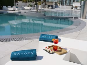 thumbnail: Poolside bar
