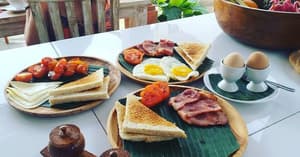 thumbnail: Breakfast area