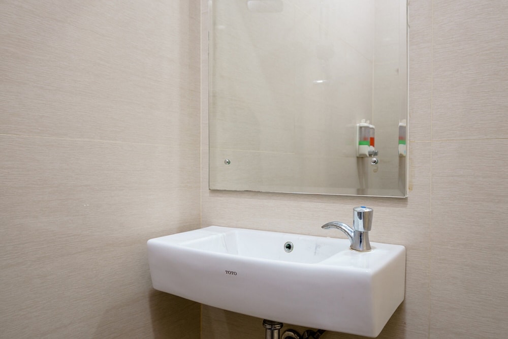 Bathroom sink