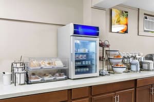 thumbnail: Breakfast area