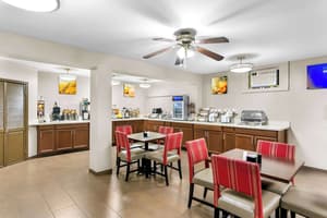 thumbnail: Breakfast area