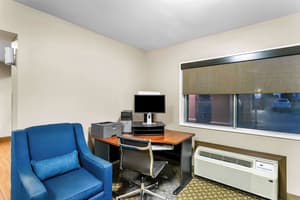 thumbnail: Business center