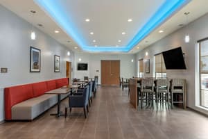 thumbnail: Breakfast area