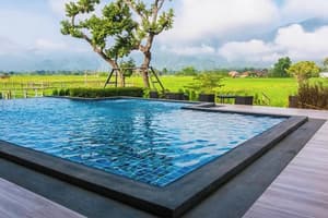 thumbnail: Pool