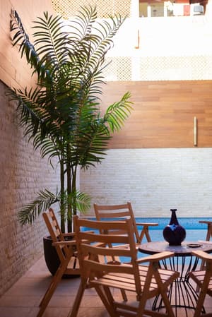 thumbnail: Outdoor dining
