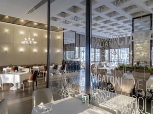 thumbnail: Restaurant