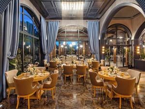 thumbnail: Restaurant