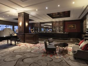 thumbnail: Bar (on property)